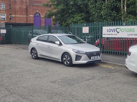 HYUNDAI IONIQ 1.6 h-GDi Premium DCT Euro 6 (s/s) 5dr